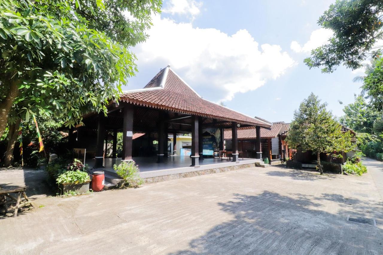 โอมะฮ์ โรฮาดี ชาเรียะฮ์ บาย นดาเลม เบยง Hotel มาเกอลัง ภายนอก รูปภาพ