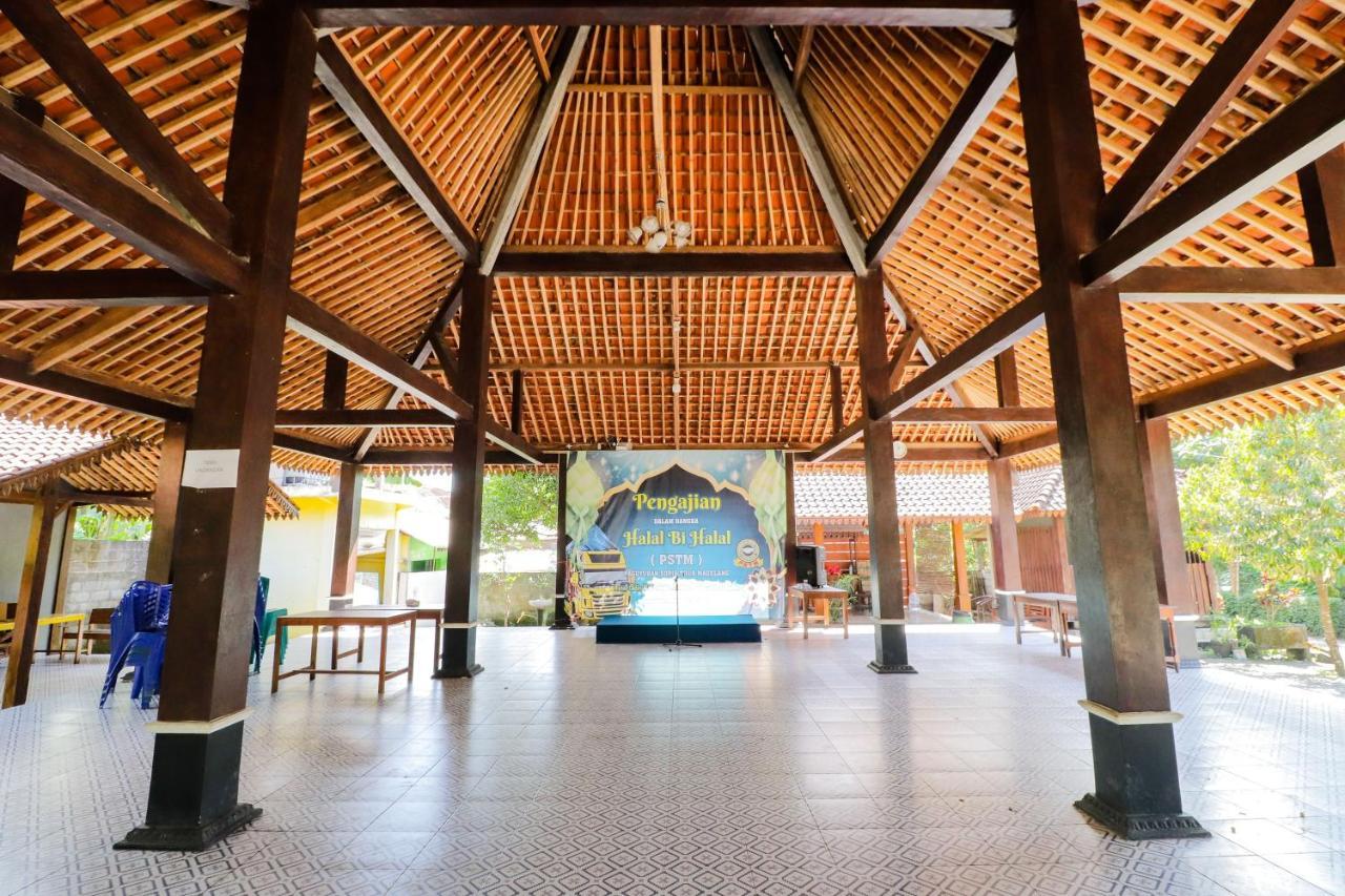 โอมะฮ์ โรฮาดี ชาเรียะฮ์ บาย นดาเลม เบยง Hotel มาเกอลัง ภายนอก รูปภาพ