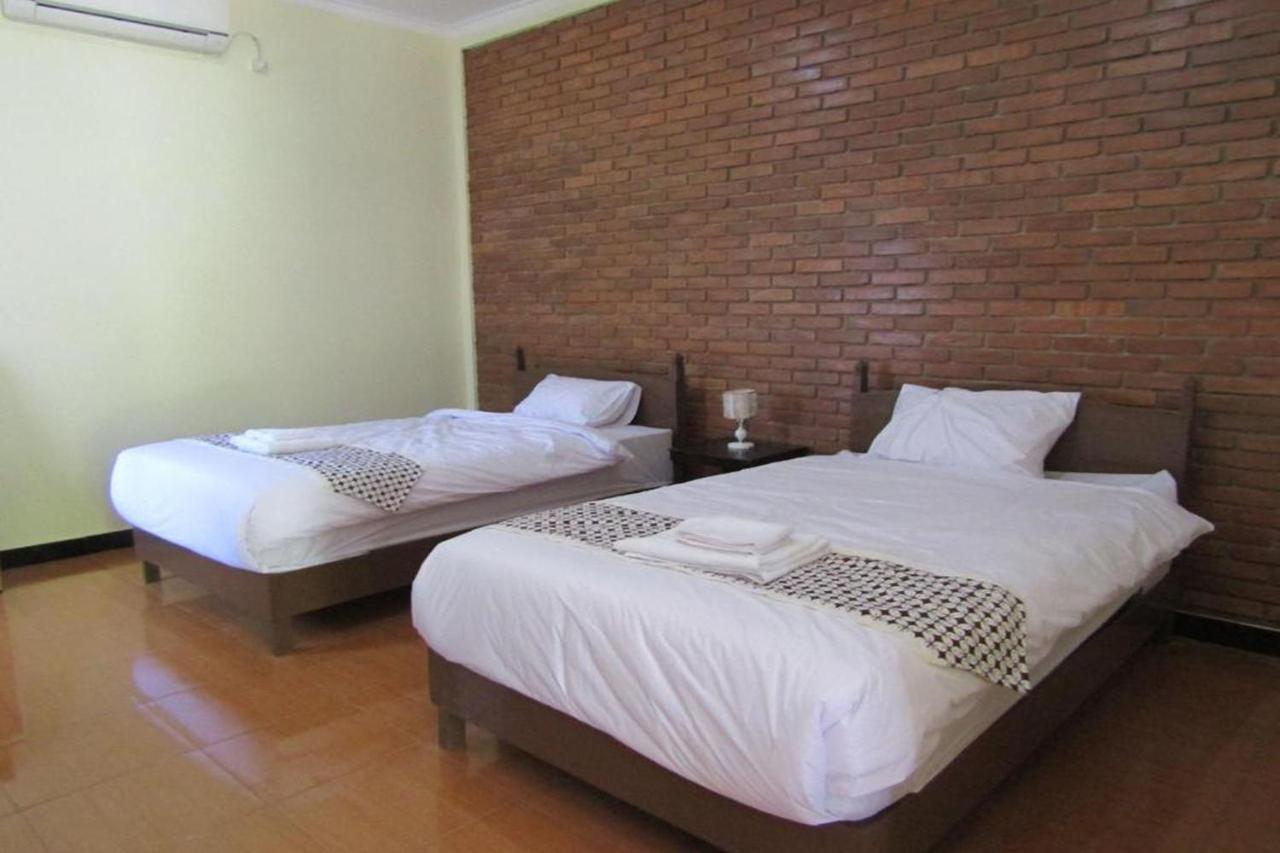 โอมะฮ์ โรฮาดี ชาเรียะฮ์ บาย นดาเลม เบยง Hotel มาเกอลัง ภายนอก รูปภาพ