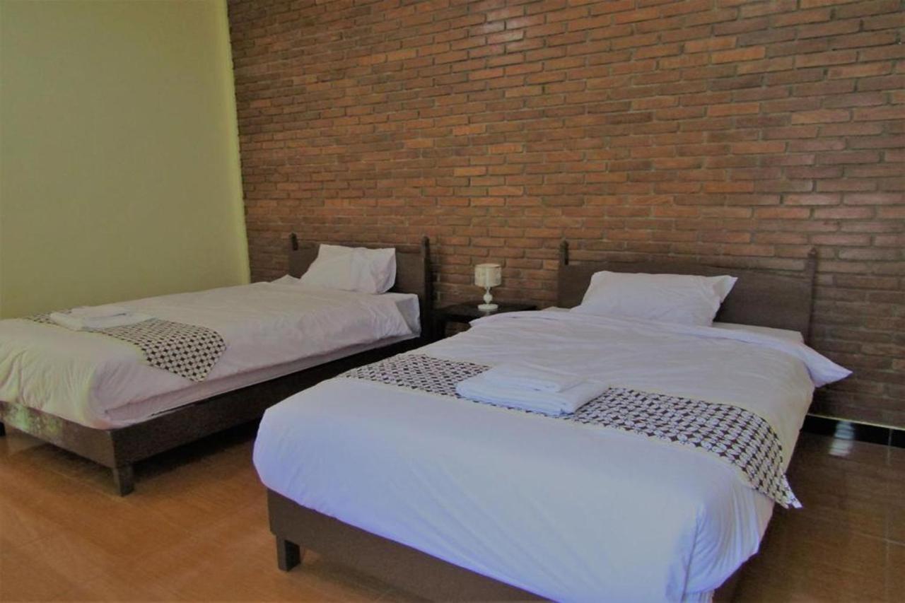 โอมะฮ์ โรฮาดี ชาเรียะฮ์ บาย นดาเลม เบยง Hotel มาเกอลัง ภายนอก รูปภาพ